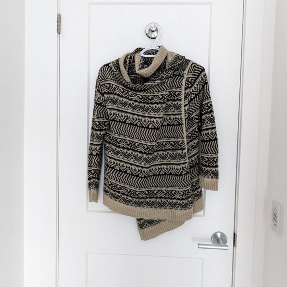 2b Bebe Patterned Cardigan - Picture 4 of 4